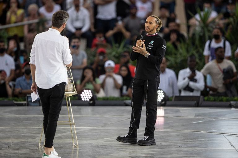 لويس هاميلتون سائق مرسيدس لويس هاميلتون سائق مرسيدس