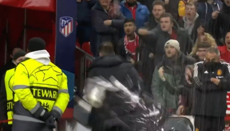 الهجوم على سيميوني دييجو سيميوني مدرب أتلتيكو مدريد