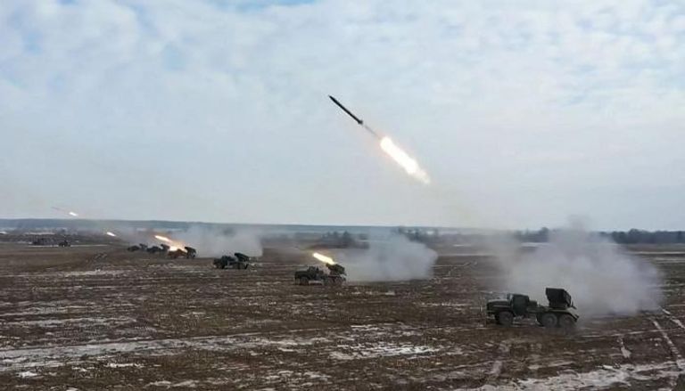 لحظة إطلاق صواريخ روسية تجاه أوكرانيا - أرشيفية