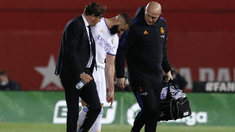كريما بنزيما نجم ريال مدريد يغيب عن كلاسيكو برشلونة كارلو أنشيلوتي مدرب ريال مدريد