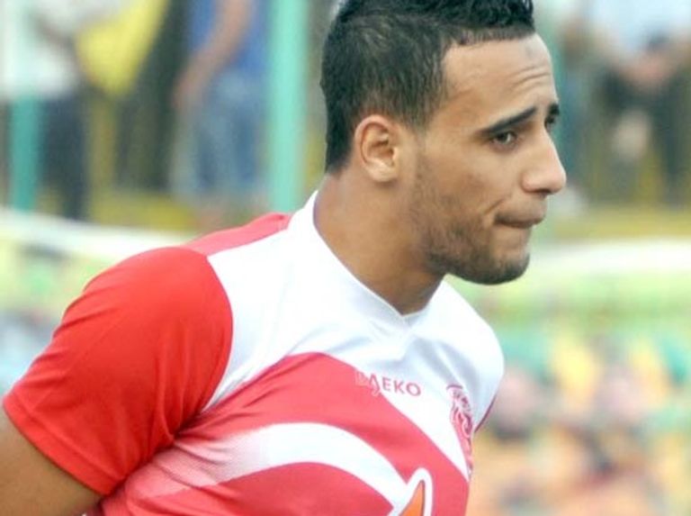 محمد بن يطو محمد بن يطو لاعب منتخب الجزائر