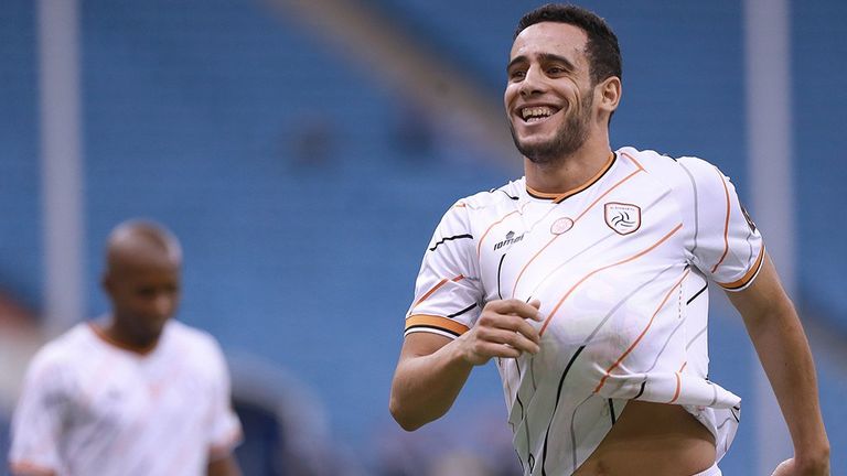 محمد بن يطو محمد بن يطو لاعب منتخب الجزائر