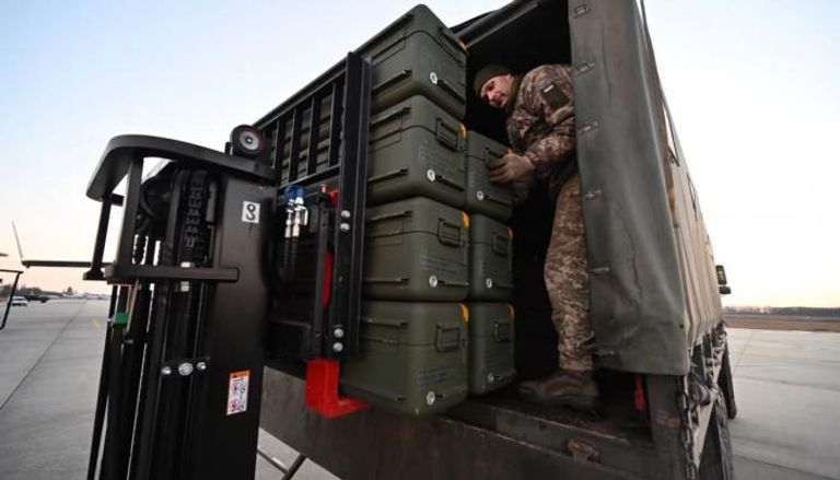 الحرب الأوكرانية تنعش أرباح شركات الأسلحة.. ماذا عن المؤسسات التجارية؟