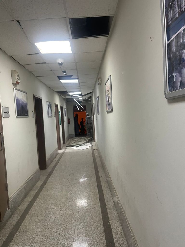 ممتلكات مدنية دمرت إثر اعتراض الصواريخ والمسيرات الحوثية