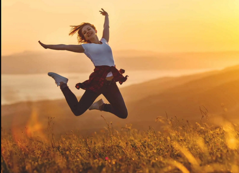 التضامن في وقت الوباء أحد الأسباب المؤدية للسعادة- أرشيفية