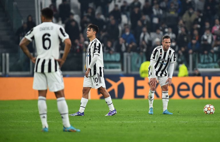 حزن لاعبي يوفنتوس بعد وداع دوري أبطال أوروبا روبرتو مانشيني مدرب منتخب إيطاليا