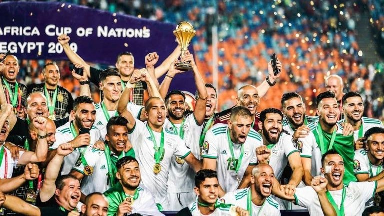 منتخب الجزائر بطل كأس أمم أفريقيا 2019 روبرتو مانشيني مدرب منتخب إيطاليا