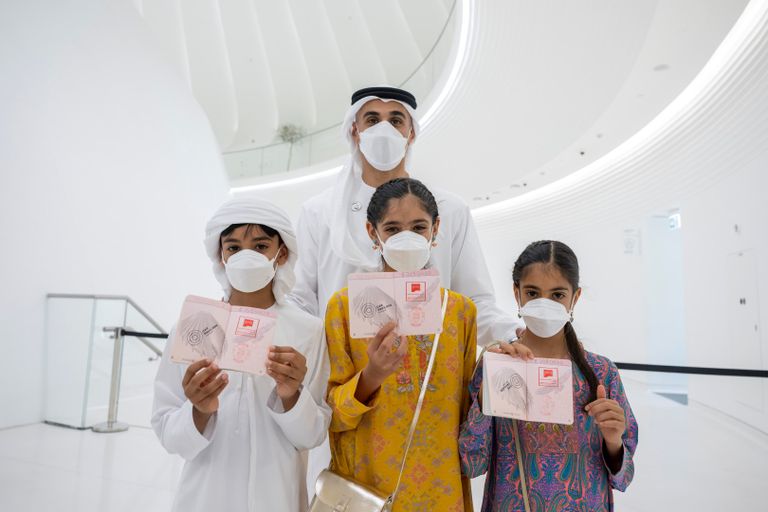 الشيخ خالد بن محمد بن زايد يزور جناح الإمارات في إكسبو 2020 دبي