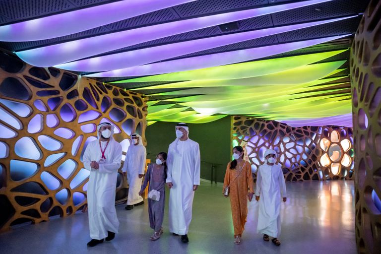 الشيخ خالد بن محمد بن زايد يزور جناح الإمارات في إكسبو 2020 دبي