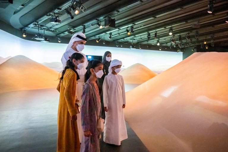 الشيخ خالد بن محمد بن زايد يزور جناح الإمارات في إكسبو 2020 دبي