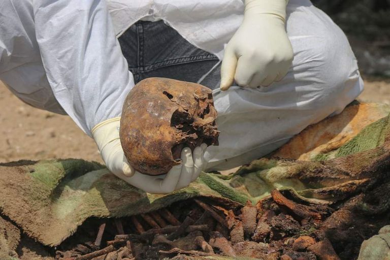 السلطات العراقية تفحص موقع المقبرة