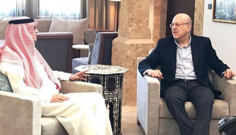 لقاء سابق بين ميقاتي والسفير  السعودي وليد البخاري - أرشيفية