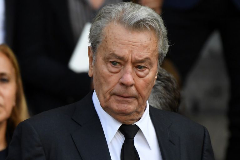 النجم العالمي آلان ديلون