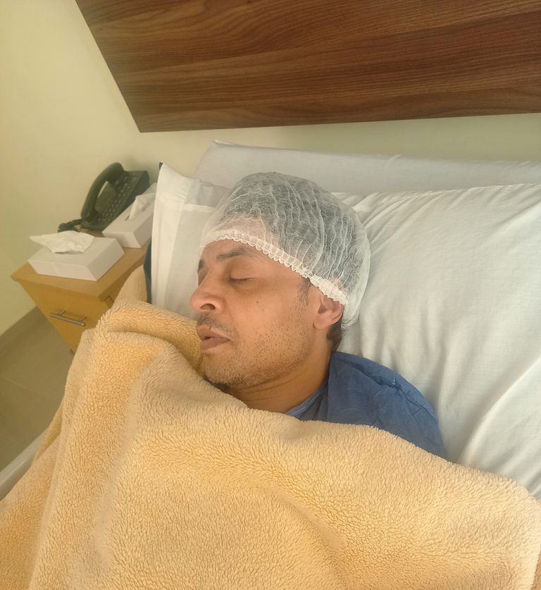 طارق الشيخ في المستشفى المطرب المصري طارق الشيخ