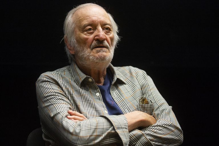 خشبة مسرح- تعبيرية