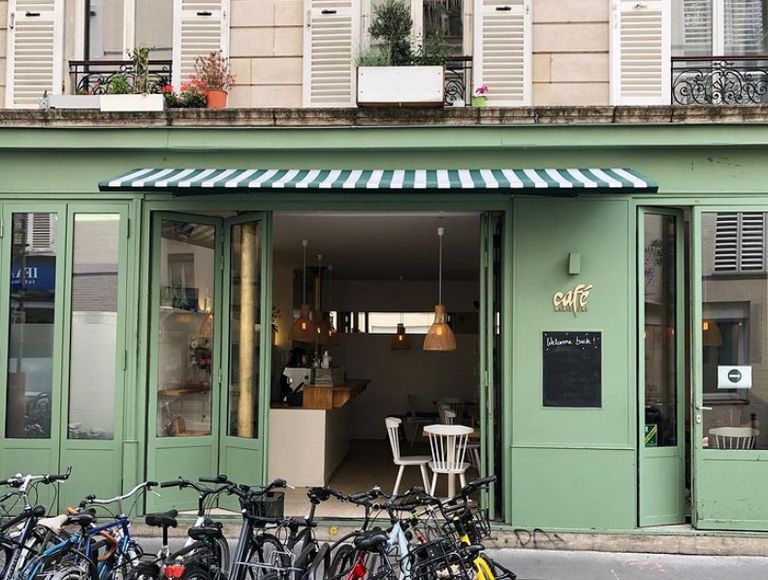  مقهى Caféothèque