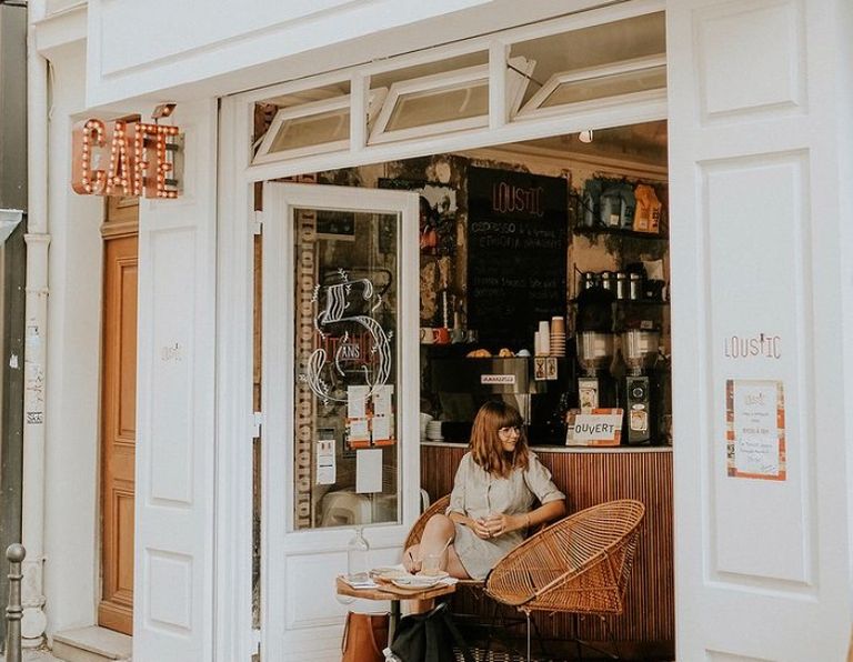  مقهى Caféothèque