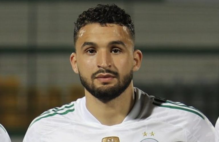 أحمد توبة لاعب منتخب الجزائر