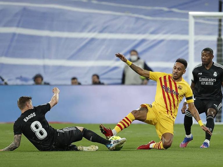 كروس في الكلاسيكو توني كروس لاعب ريال مدريد ضد برشلونة