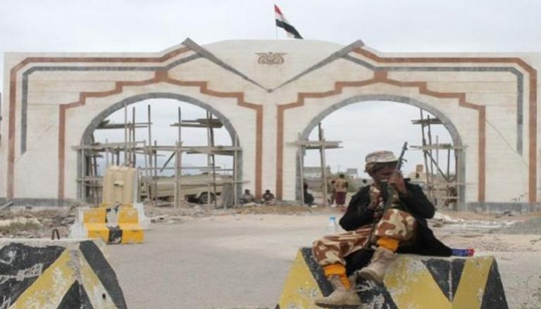 مدخل قاعدة "العند" في جنوب اليمن