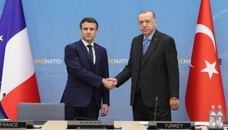 أردوغان وماكرون على هامش قمة الناتو