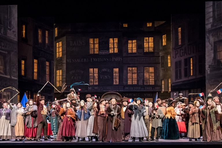 صورة من عرض