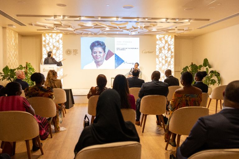 السيدة الأولى لناميبيا مونيكا جينجوس