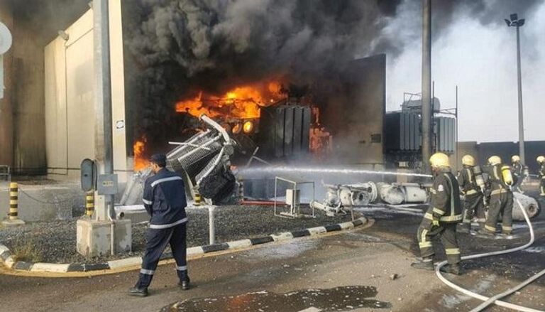رجال الإطفاء يسيطرون على حريق محطة الكهرباء بصامطة- واس
