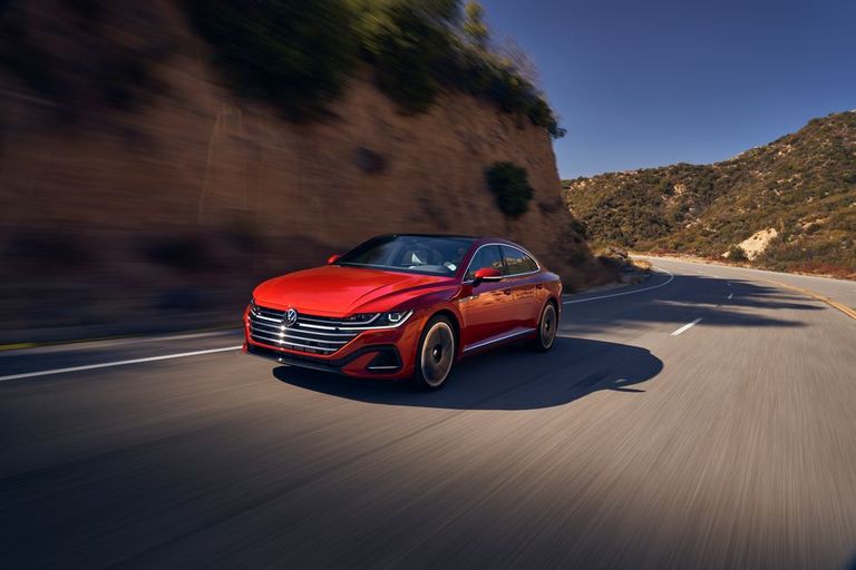 فولكسفاجن Arteon 2022 تويوتا Avalon 2022