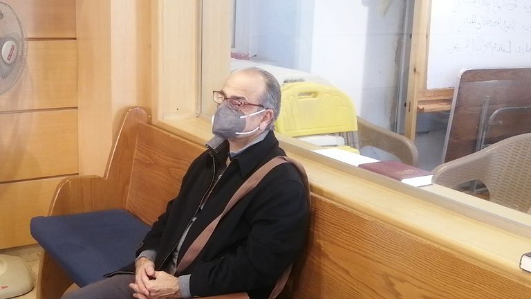 جثمان الفنان المصري عهدي صادق