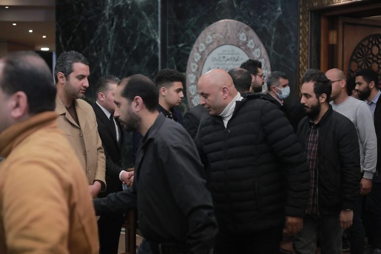 الفنان محمد رياض يقدم واجب العزاء