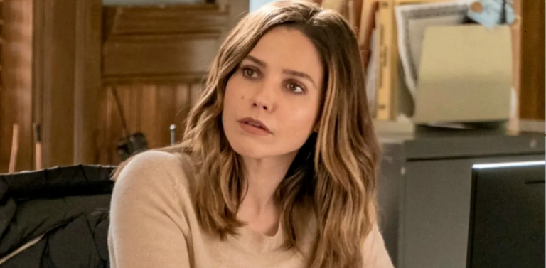 ويل سميث خلال صفعه مقدم الحفل كريس روك