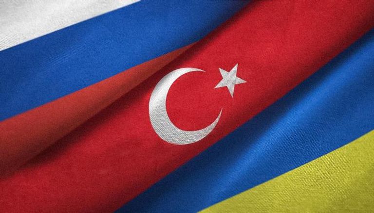 أعلام تركيا وروسيا وأوكرانيا