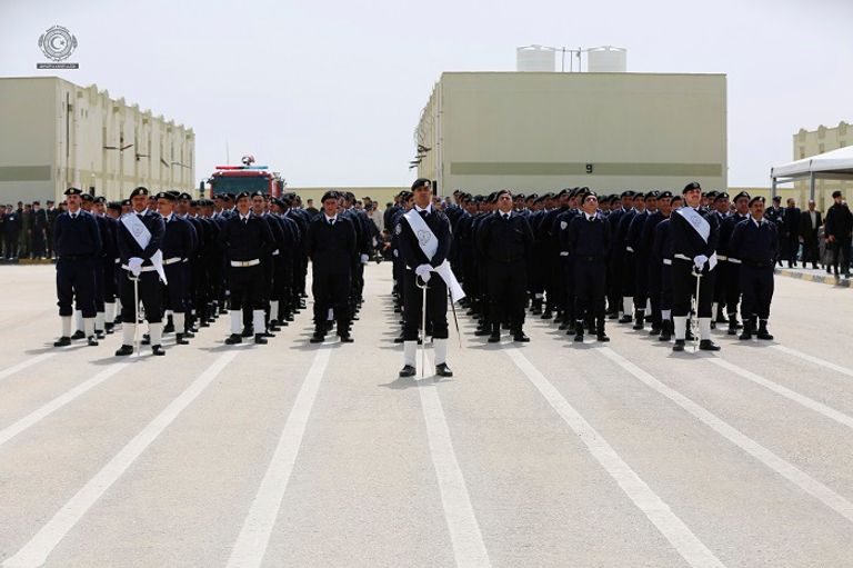 نائب رئيس الحكومة الليبية ووزير الداخلية في حفل تخريج دفعة بالشرطة شرق البلاد