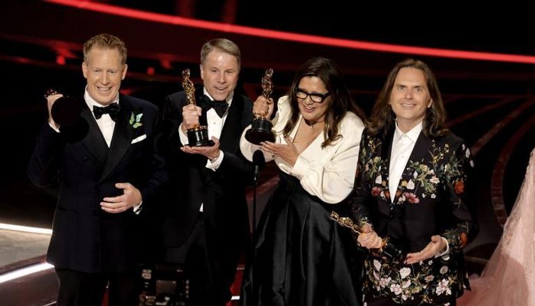 ويل سميث خلال صفعه كريس روك في حفل الأوسكار