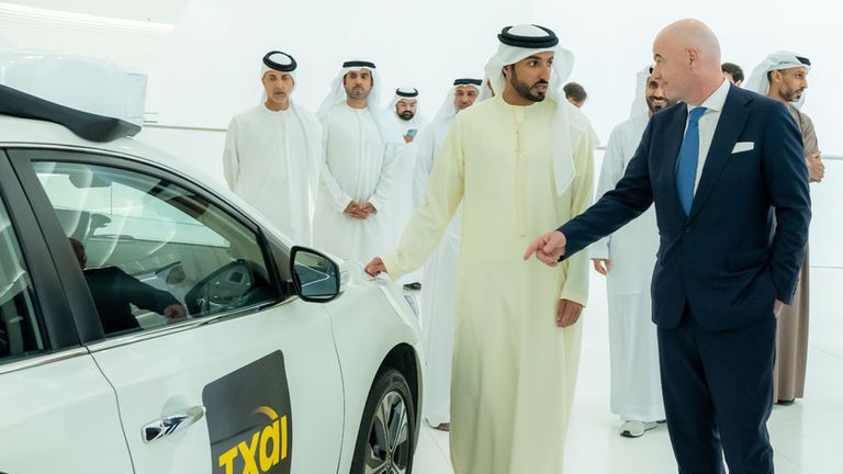 الشيخ راشد بن حميد النعيمي وجياني إنفانتينو