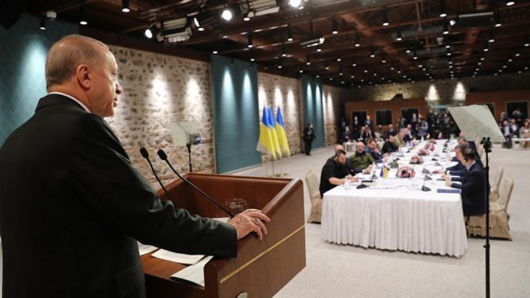 الوفدان الروسي والأوكراني قبيل انطلاق المفاوضات