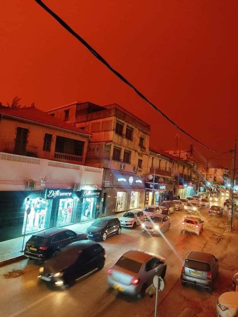 ظاهرة طبيعية غريبة تحدث بالجزائر ظاهرة طبيعية غريبة تحدث بالجزائر