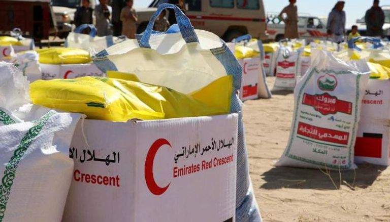 جانب من مساعدات الهلال الأحمر الإماراتي