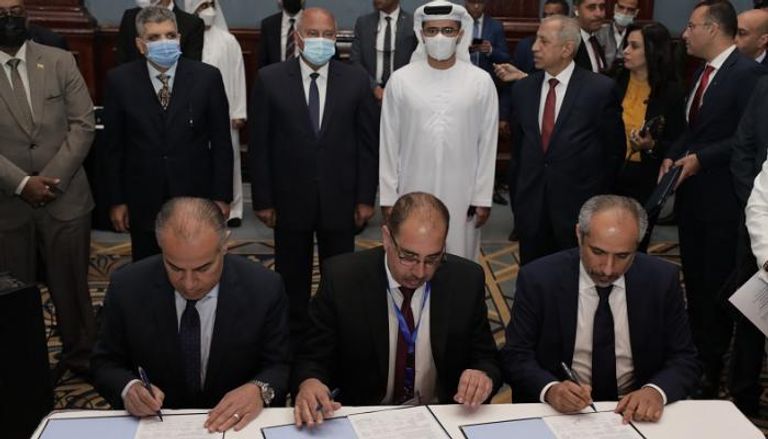 موانئ أبوظبي توقع اتفاقات مع مجموعة مصرية لموانئ متعددة الأغراض