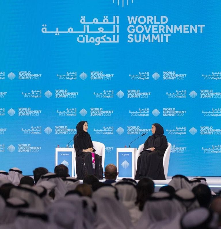 أول وزيرة في الإمارات وأصغر وزيرة في العالم