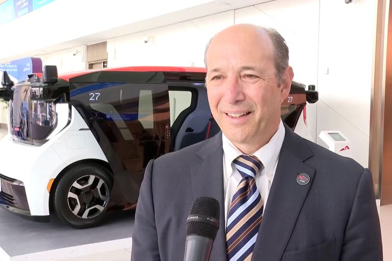 سيارة أوريجن ذاتية القيادة