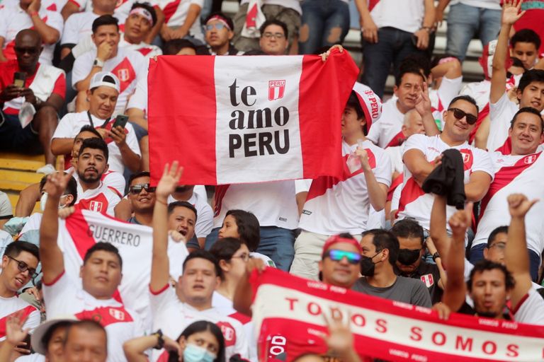 فرحة التأهل للملحق العالمي