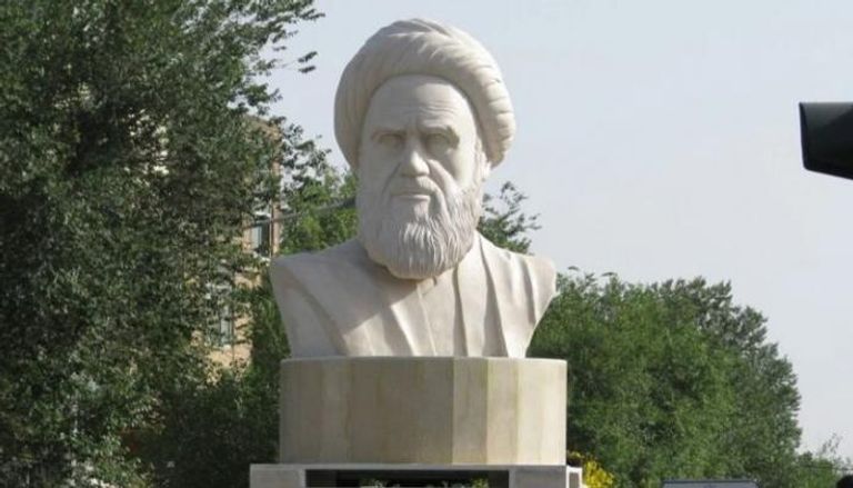 تمثال لمؤسس النظام الإيراني في مدينة أصفهان 