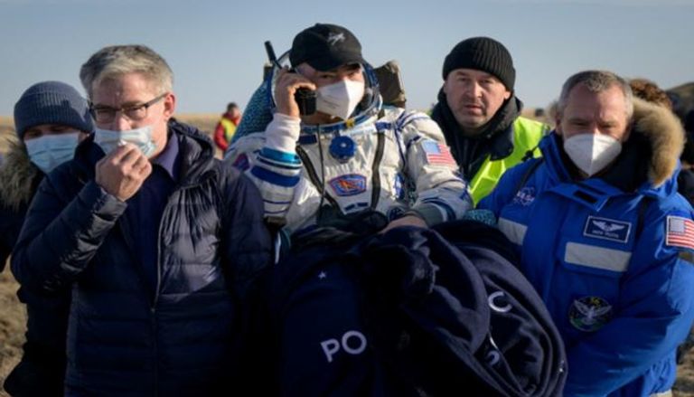 عودة رائد الفضاء الأمريكي مارك فاندي إلى الأرض