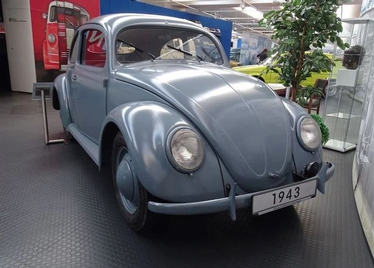 فولكسفاجن Brezel Käfer   فولكسفاجن Volkswagen Beetle 1200 Deluxe Cabriolet