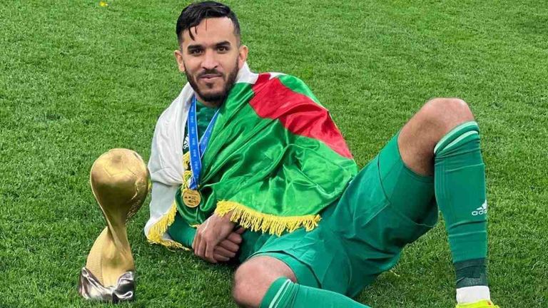 عبد القادر بدران نجم فريق الترجي التونسي ومنتخب الجزائر