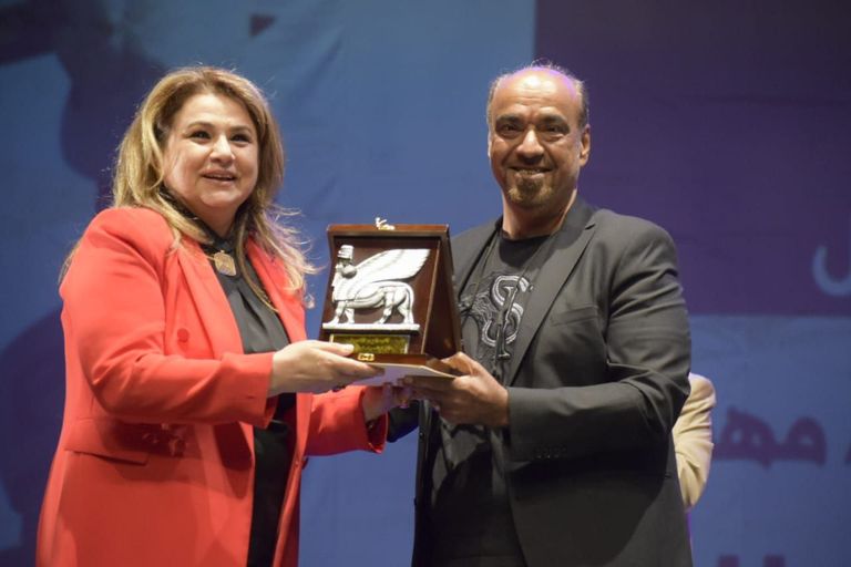 مشهد من العرض المسرحي "غودوت أين أنت؟"