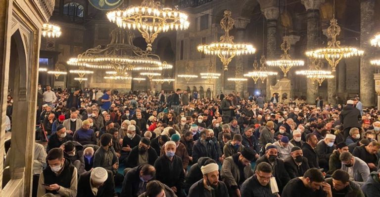 صلاة التراويح بمسجد آيا صوفيا