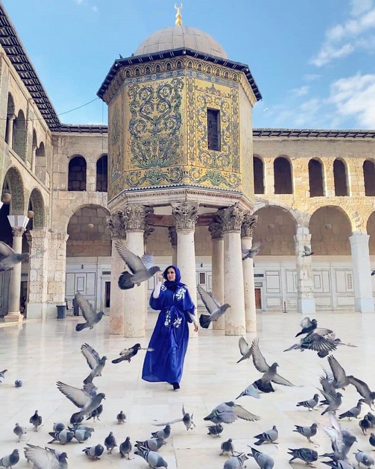 الفنانة السورية نسرين طافش